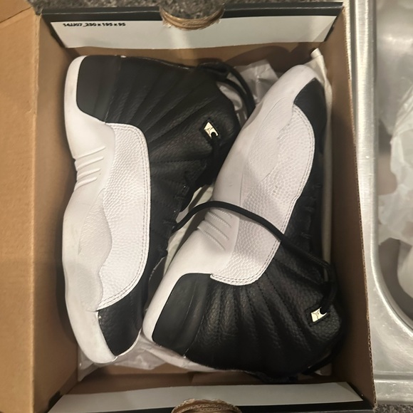 6 Pairs of Boys Shoes - Picture 2 of 7